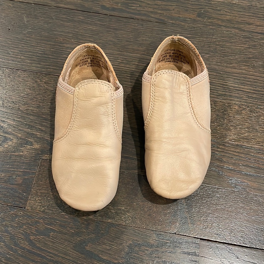 Capezio tan jazz shoes
